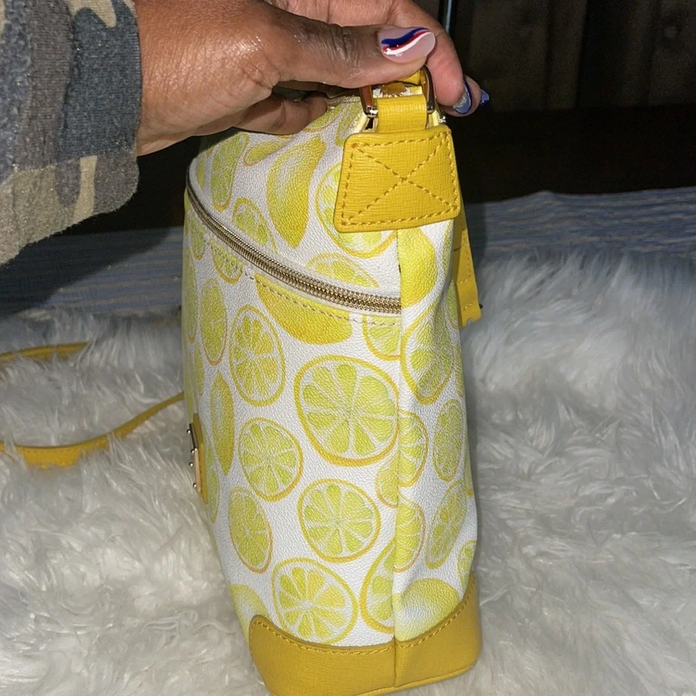 Dooney & Bourke 🍋 Limone Lemons🍋 Crossbody EUC - Picture 8 of 16